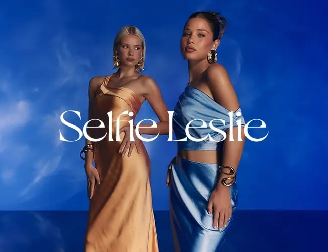 Selfie Leslie